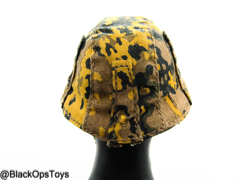 Load image into Gallery viewer, WWII German - Oak Leaf Pattern M35 Infantry Helmet
