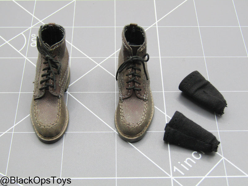 Load image into Gallery viewer, Indiana Jones - Brown Leather Like Boots w/Socks (Peg Type)
