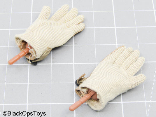 Tan Gloves w/Hands & Pegs