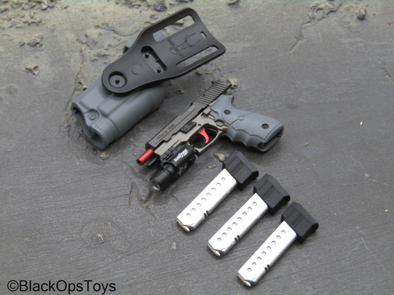 Load image into Gallery viewer, Doom&#39;s Day Weapon Set VI Ver. C - Grey Pistol Set w/Holster
