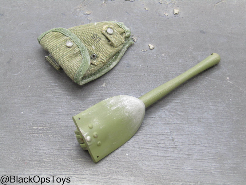 Load image into Gallery viewer, Vietnam Era Folding Entrenching Tool w/Pouch
