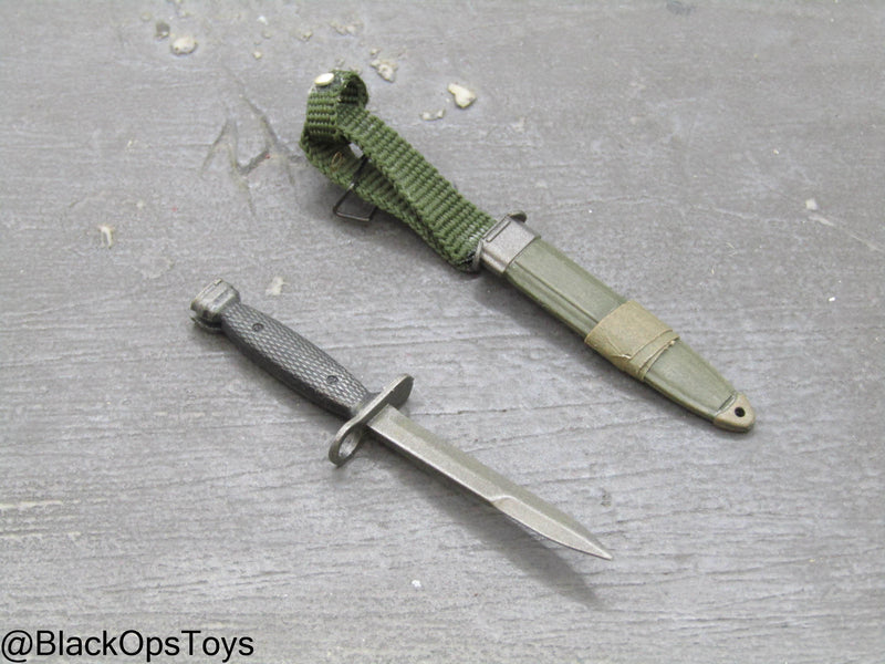Load image into Gallery viewer, Vietnam Era Bayonet Knife w/Sheath
