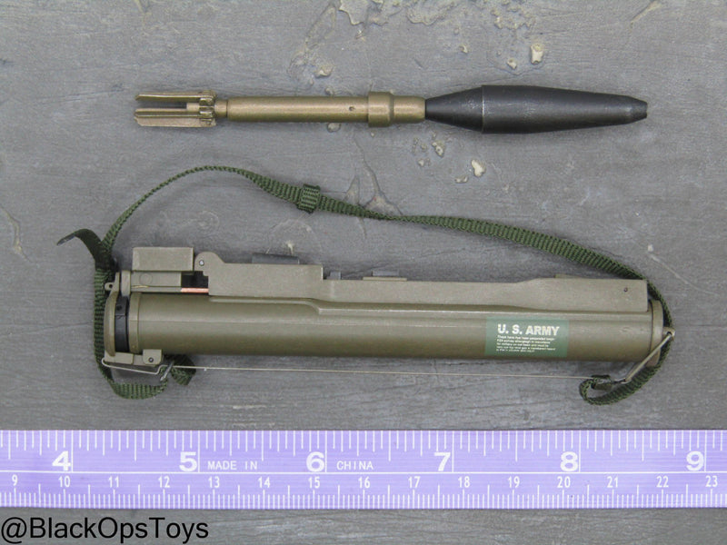 Load image into Gallery viewer, Vietnam Era M72 LAW Rocket Launcher w/Rocket
