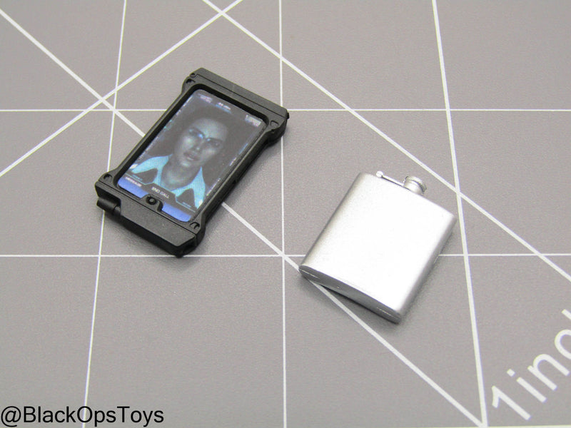 Load image into Gallery viewer, Damnation - The American Agent - Smartphone w/Flask
