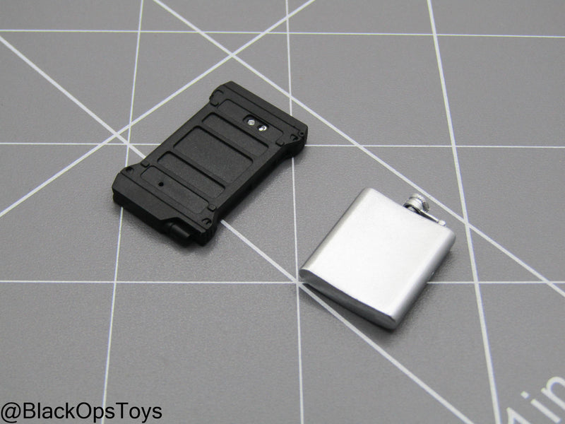 Load image into Gallery viewer, Damnation - The American Agent - Smartphone w/Flask
