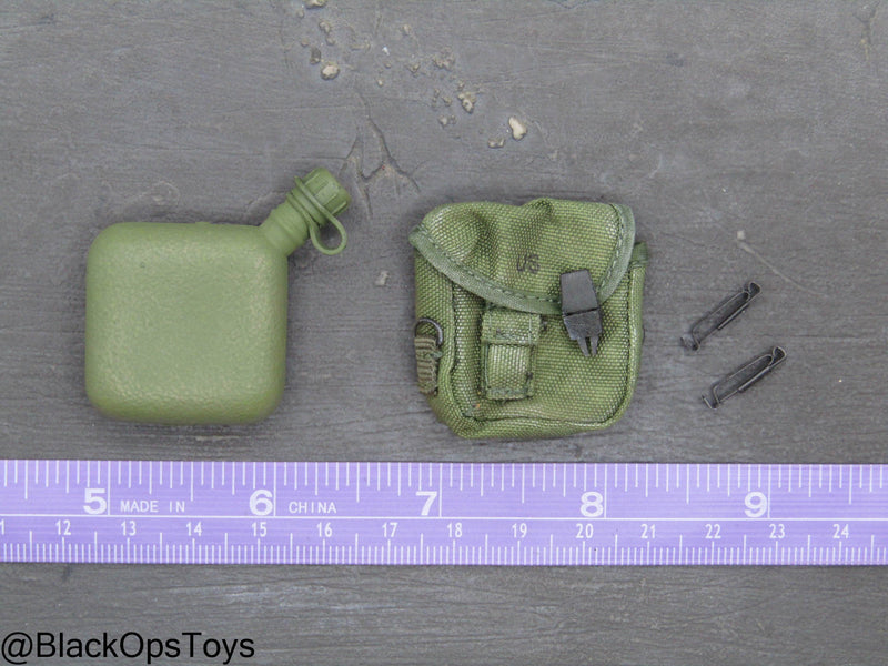 Load image into Gallery viewer, Vietnam Era 2qt Canteen w/Pouch &amp; Alice Clips
