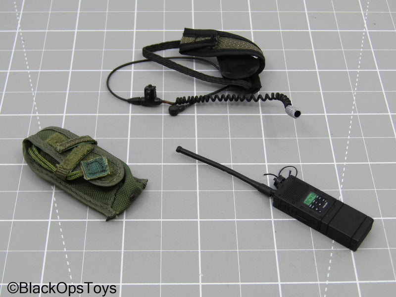 Load image into Gallery viewer, Black Radio w/Headset, &amp; Green Pouch
