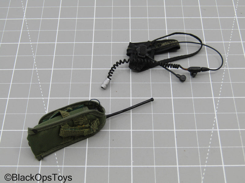 Load image into Gallery viewer, Black Radio w/Headset, &amp; Green Pouch
