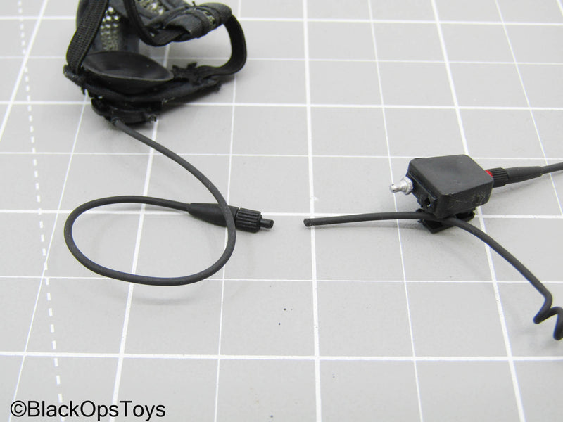Load image into Gallery viewer, Black Radio w/Headset, &amp; Antenna (READ DESC)
