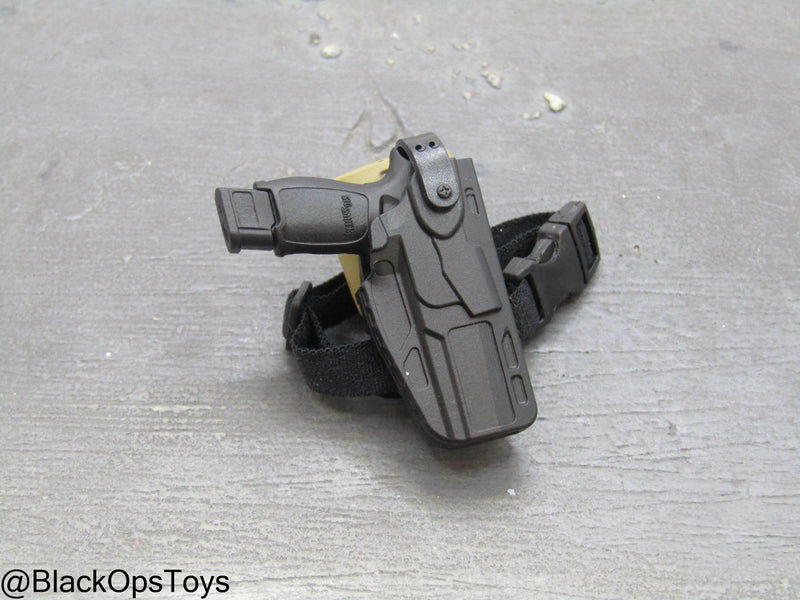 Load image into Gallery viewer, Bravo 0-6 Countdown - Spring Loaded P320 Pistol w/Holster
