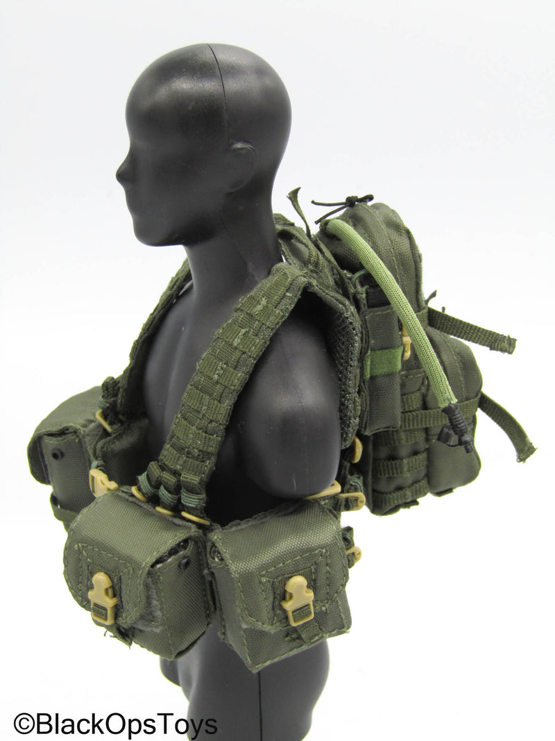 Load image into Gallery viewer, Green MOLLE H-Harness Combat Vest - MINT IN BOX
