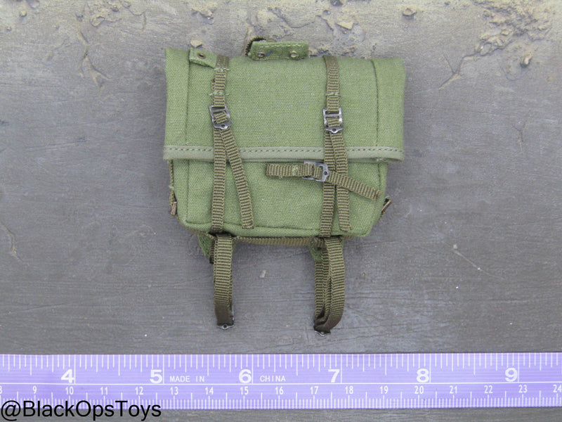 Load image into Gallery viewer, Vietnam War - USMC In Hue - OD Green M1941 Haversack Pack
