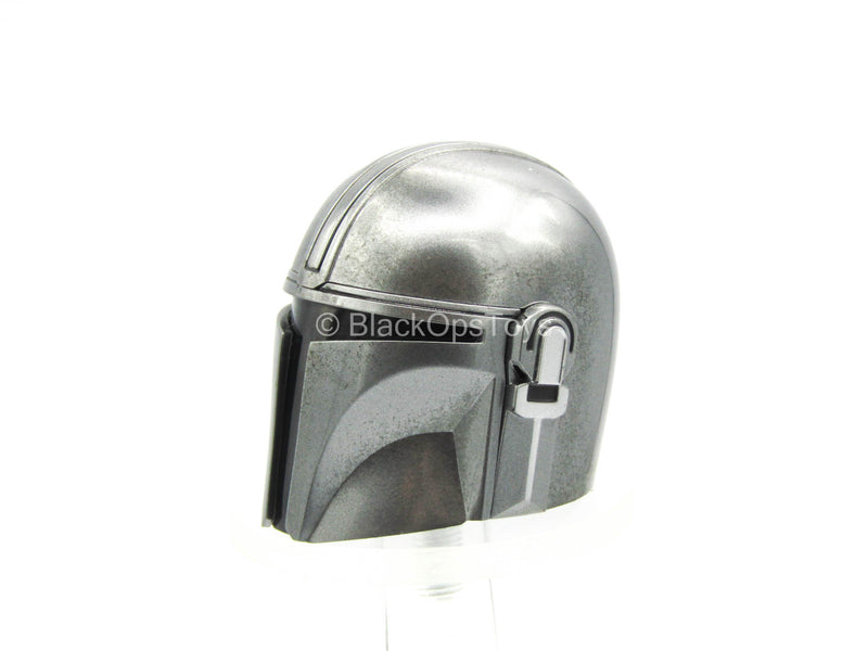 Load image into Gallery viewer, The Mandalorian Deluxe - Chest Armor w/Jetpack, Weapon, &amp; Gear Set
