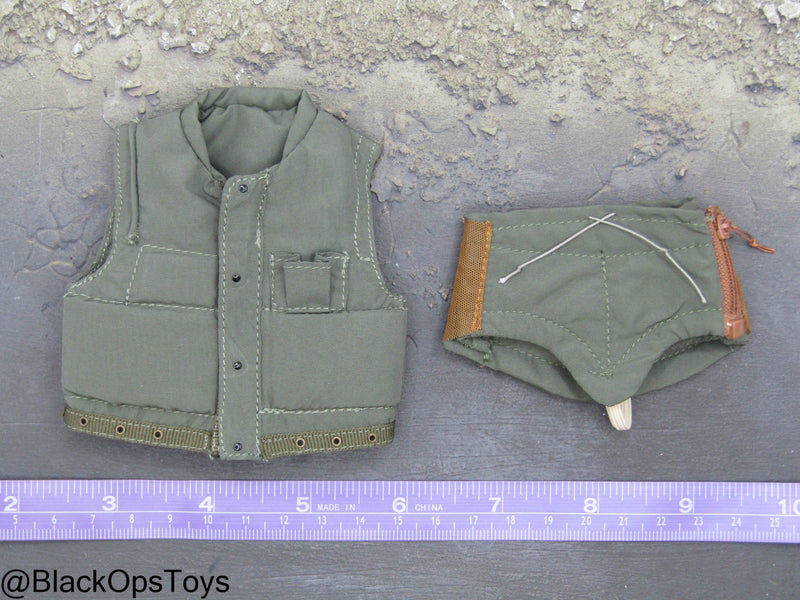 Load image into Gallery viewer, Vietnam War - USMC In Hue - OD Green M1955 Flak Vest w/M53 Undergarment

