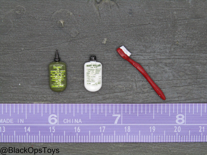 Load image into Gallery viewer, Vietnam War - USMC In Hue - Toothbrush w/Gun Oil &amp; Insect Repellent Set
