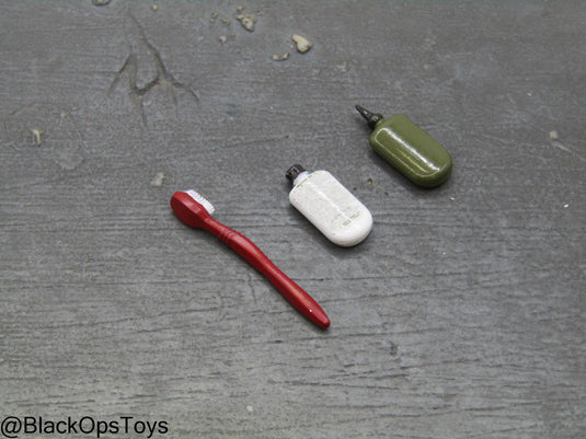 Vietnam War - USMC In Hue - Toothbrush w/Gun Oil & Insect Repellent Set