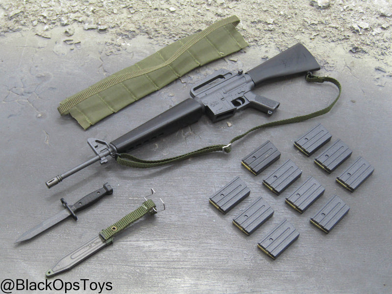 Load image into Gallery viewer, Vietnam War - USMC In Hue - M16 Rifle (Birdcage Barrel) w/Bandoleer Set
