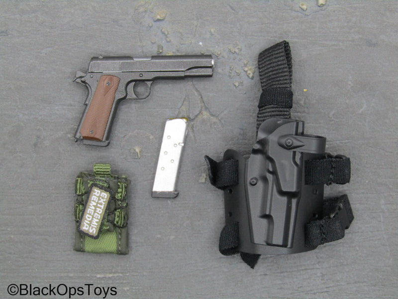 Load image into Gallery viewer, The Division 2 Caleb Dunne Agent - 1911 Pistol w/Drop Leg Sheath
