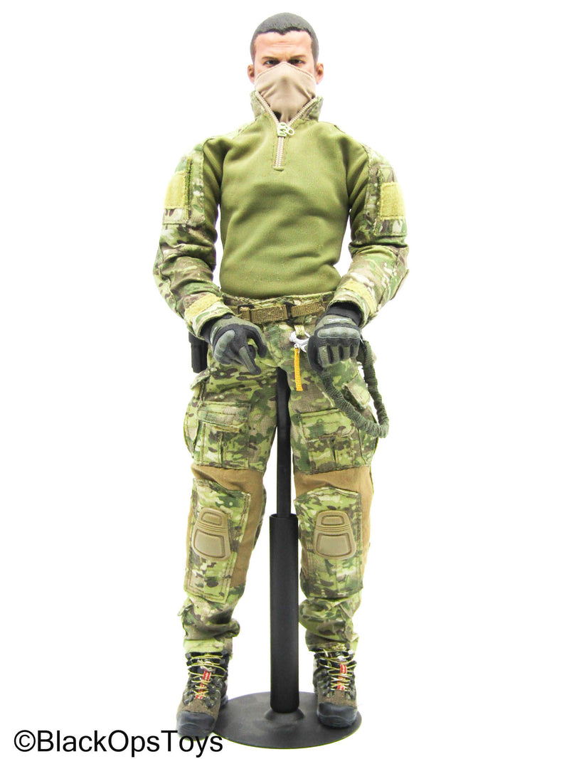 Load image into Gallery viewer, Male Multicam Camo Full Dressed Body w/Stand, Pistol, &amp; Gear Set
