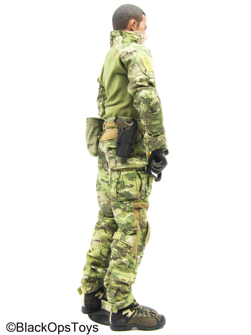 Load image into Gallery viewer, Male Multicam Camo Full Dressed Body w/Stand, Pistol, &amp; Gear Set
