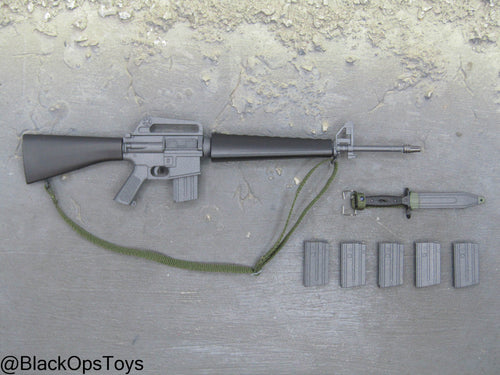 Vietnam War - Hospital Corpsman - M16 Rifle (3-Prong Barrel) w/Sling & Bayonet Set