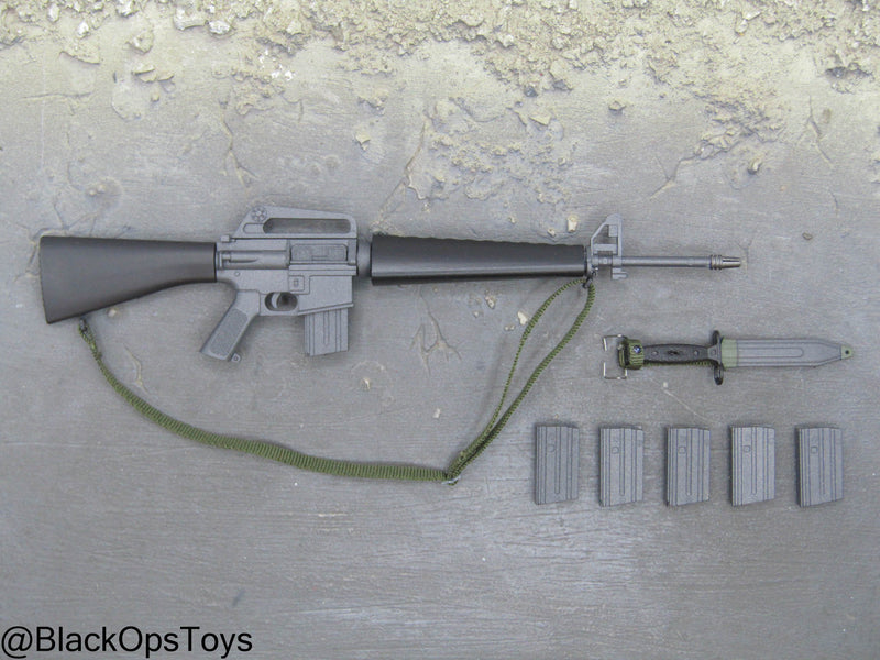 Load image into Gallery viewer, Vietnam War - Hospital Corpsman - M16 Rifle (3-Prong Barrel) w/Sling &amp; Bayonet Set

