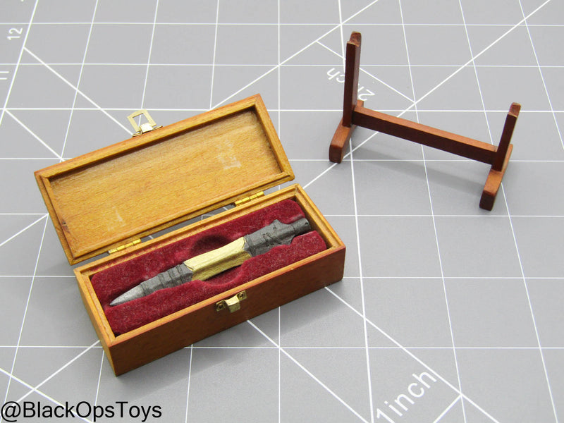 Load image into Gallery viewer, Indiana Jones - Lance of Longinus w/Stand &amp; Box
