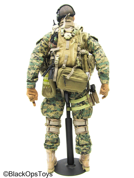 Male USMC Marine Full Dressed Body w/Pistol, Gear Set, & Stand