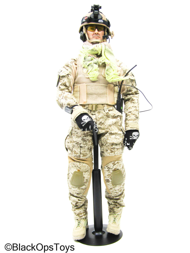 Load image into Gallery viewer, Full Dressed AOR1 Navy Seal Body w/Headsculpt, Radio &amp; Gear Set
