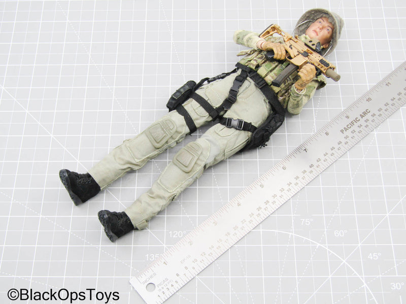Load image into Gallery viewer, Custom Probuilt Female Full Dressed Body w/Rifle &amp; Gear Set
