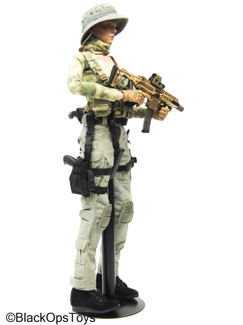 Load image into Gallery viewer, Custom Probuilt Female Full Dressed Body w/Rifle &amp; Gear Set
