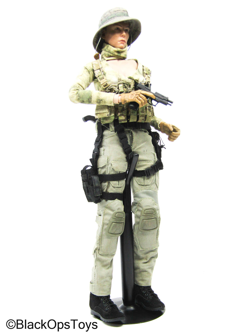 Load image into Gallery viewer, Custom Probuilt Female Full Dressed Body w/Rifle &amp; Gear Set
