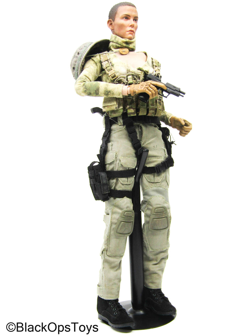 Load image into Gallery viewer, Custom Probuilt Female Full Dressed Body w/Rifle &amp; Gear Set
