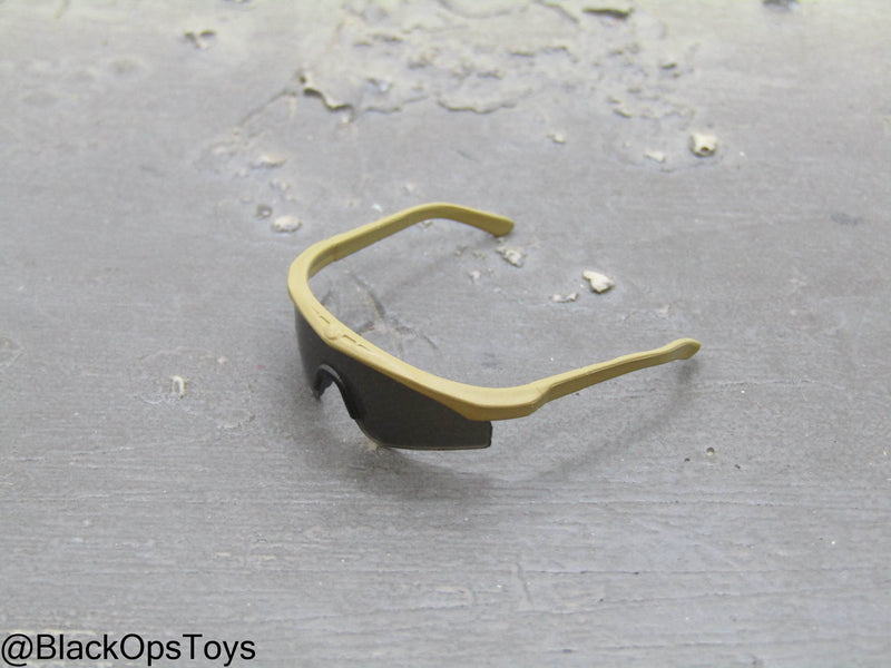 Load image into Gallery viewer, British Army Gurkhas - Coyote Tan Sawfly Glasses
