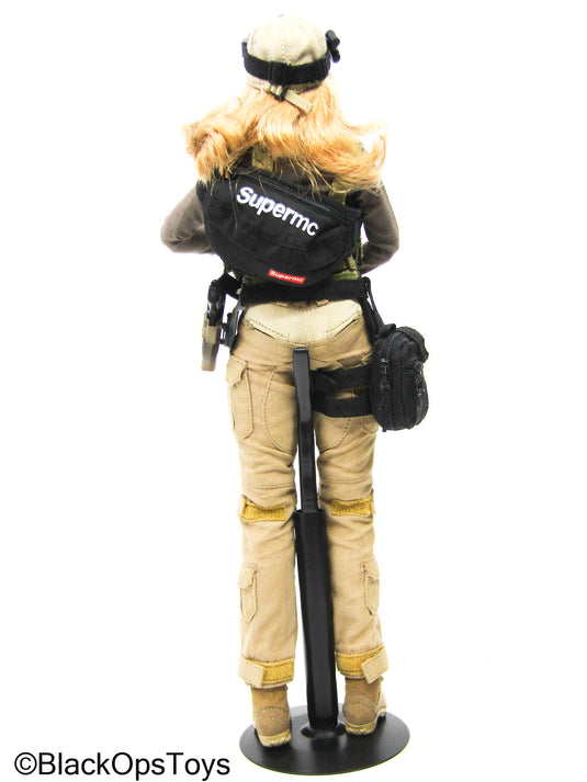 Custom Blonde Female Full Dressed Body w/Rifle & Gear Set