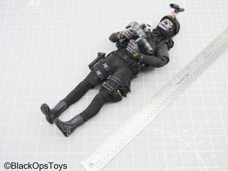 Load image into Gallery viewer, Male Navy Seal Full Dressed Body w/Stand, Weapons, &amp; Gear Set
