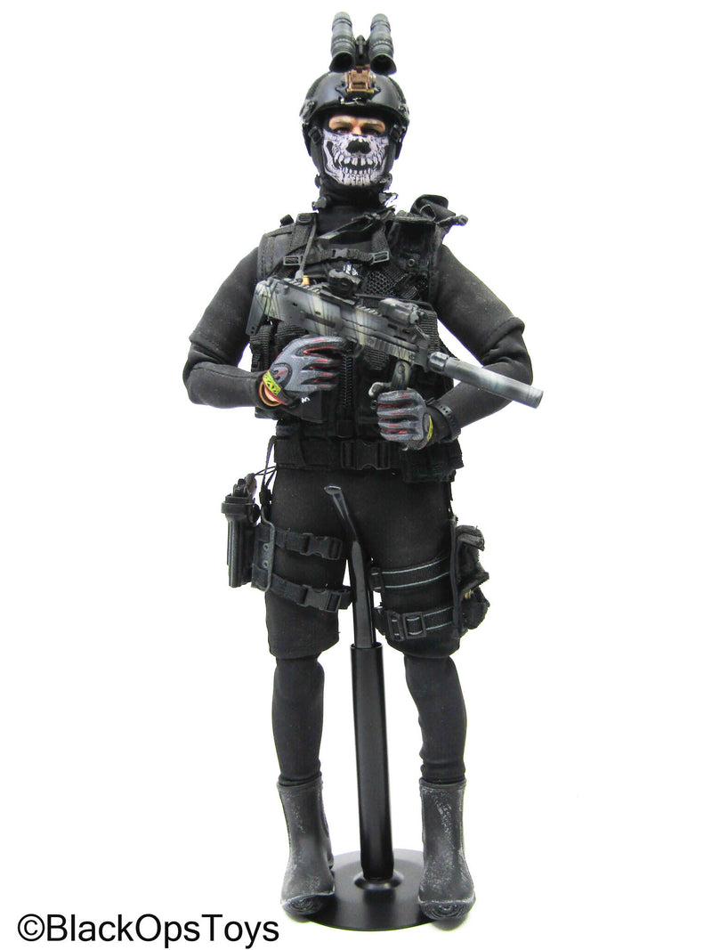 Load image into Gallery viewer, Male Navy Seal Full Dressed Body w/Stand, Weapons, &amp; Gear Set
