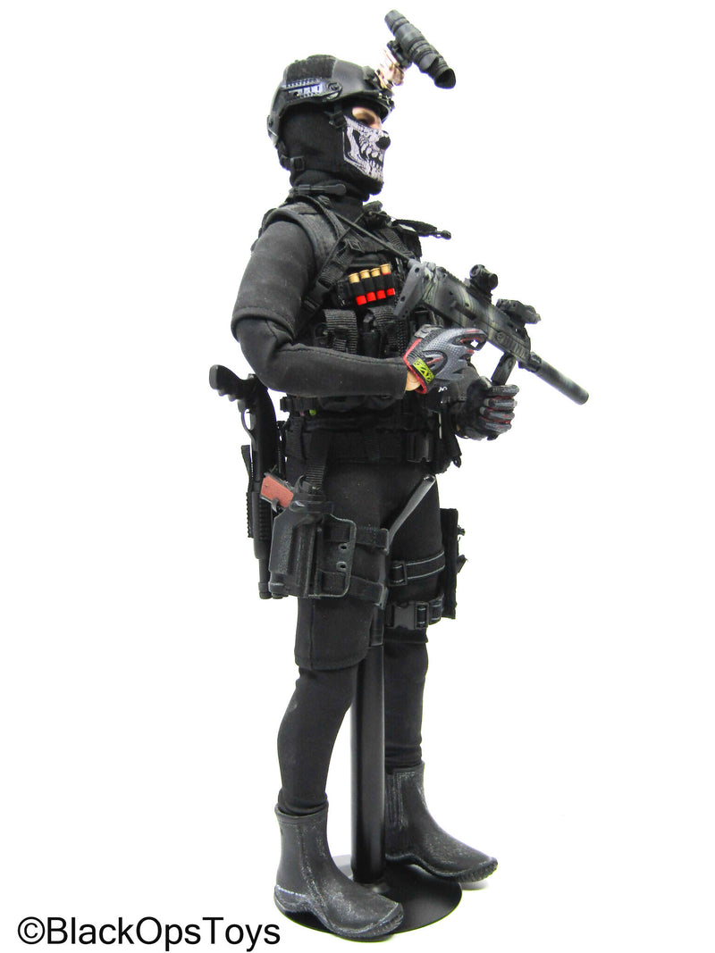 Load image into Gallery viewer, Male Navy Seal Full Dressed Body w/Stand, Weapons, &amp; Gear Set
