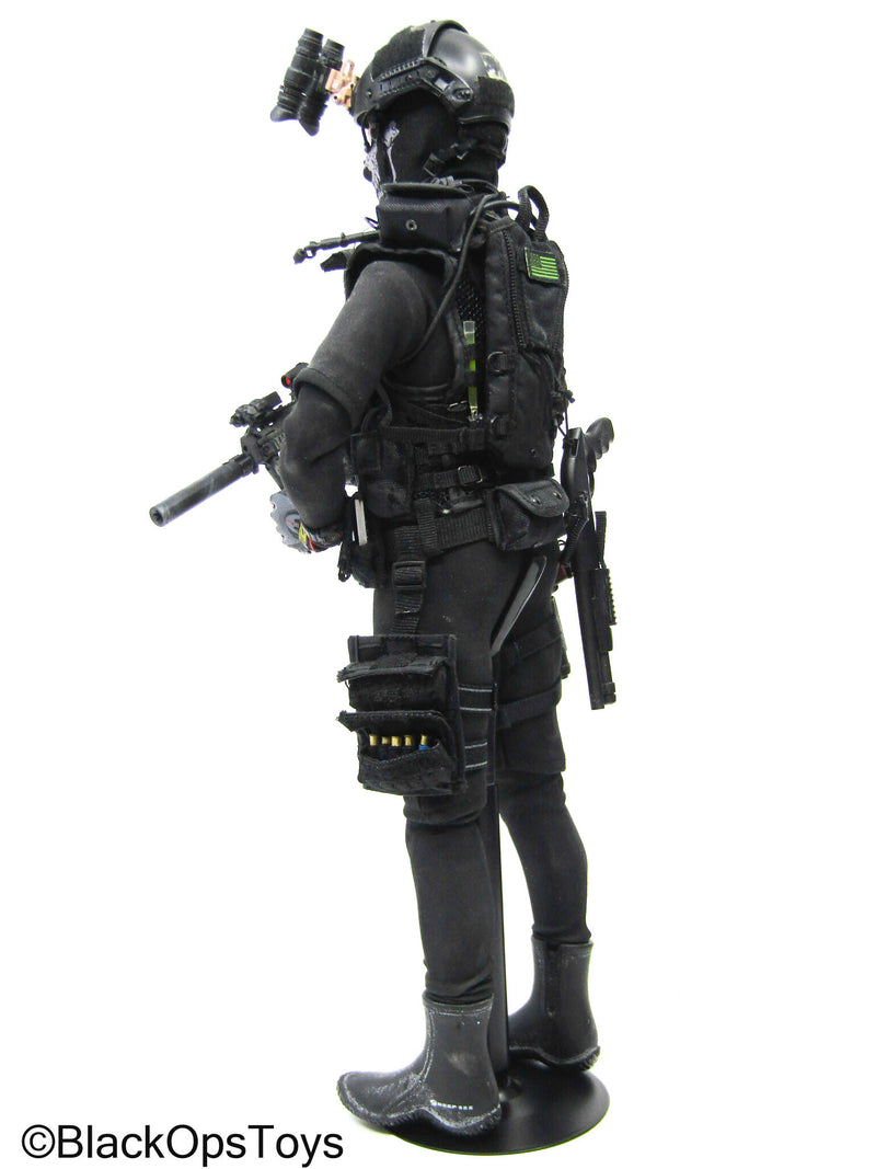 Load image into Gallery viewer, Male Navy Seal Full Dressed Body w/Stand, Weapons, &amp; Gear Set
