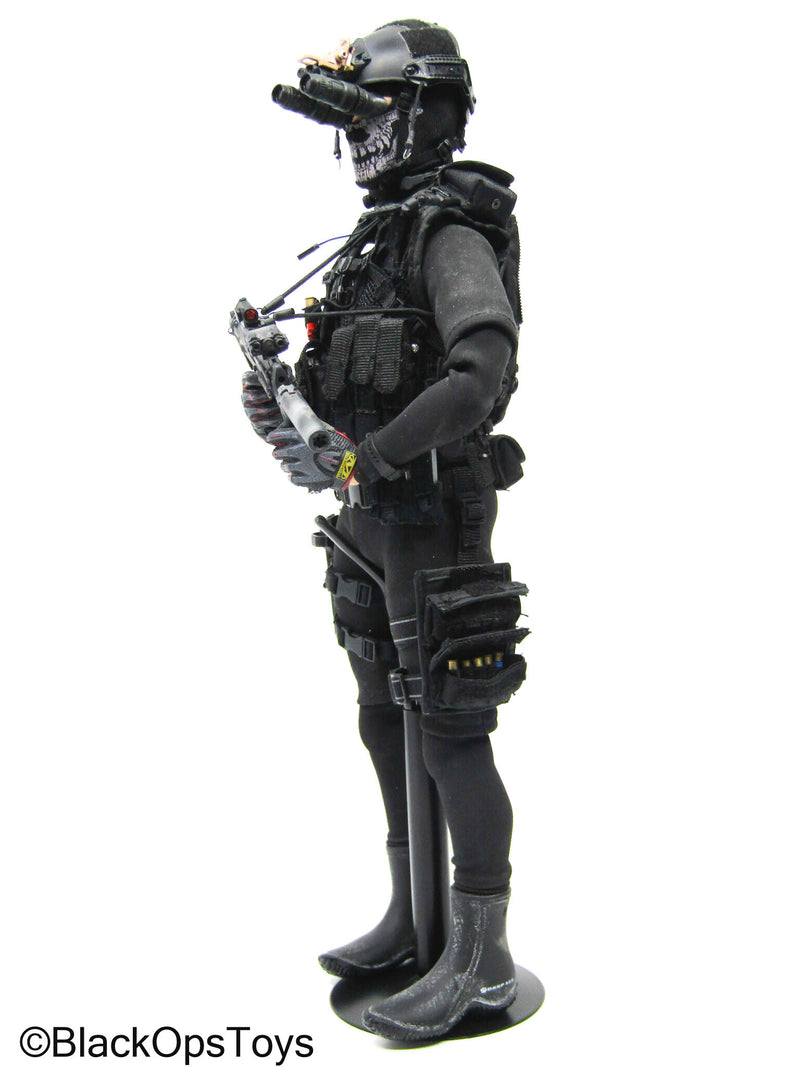 Load image into Gallery viewer, Male Navy Seal Full Dressed Body w/Stand, Weapons, &amp; Gear Set
