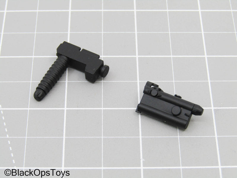 Load image into Gallery viewer, PEQ w/Black Vertical Foregrip Tact Light
