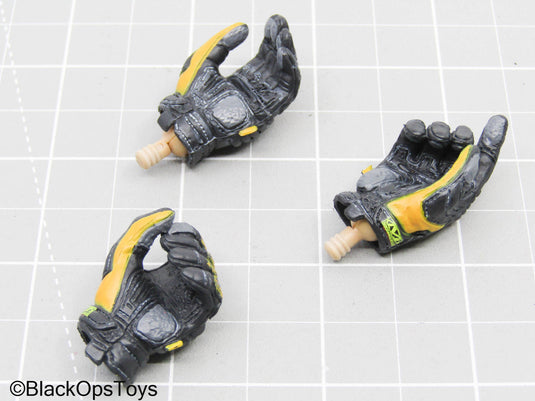 Black & Yellow Gloved Hands (x3) w/Pegs