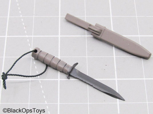 Grey Knife w/Sheath