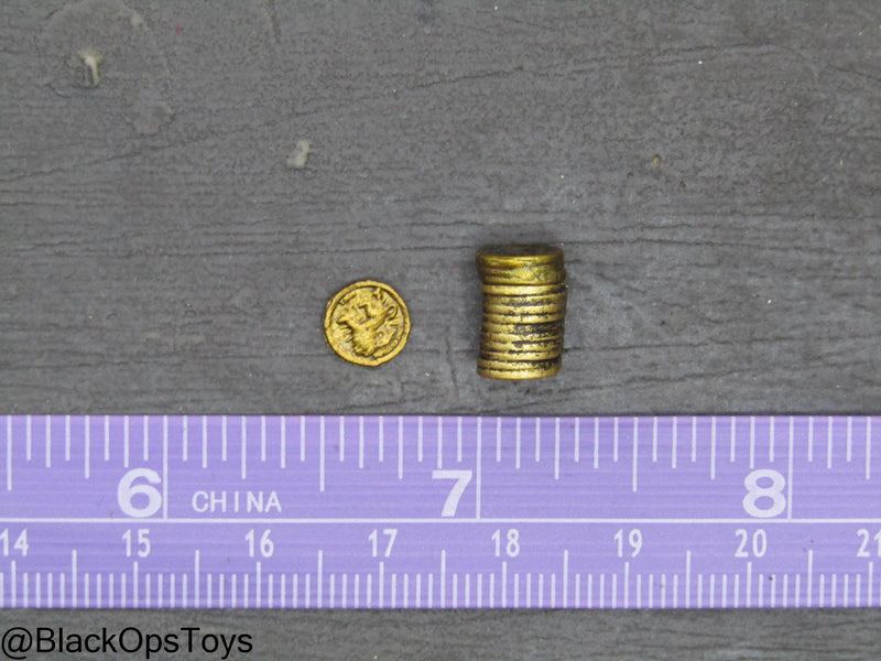 Load image into Gallery viewer, John Wick Chapter 4 - Stack of Gold Like Coins w/Single Coin

