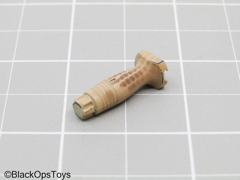 Load image into Gallery viewer, Desert Snakeskin Camo Vertical Foregrip
