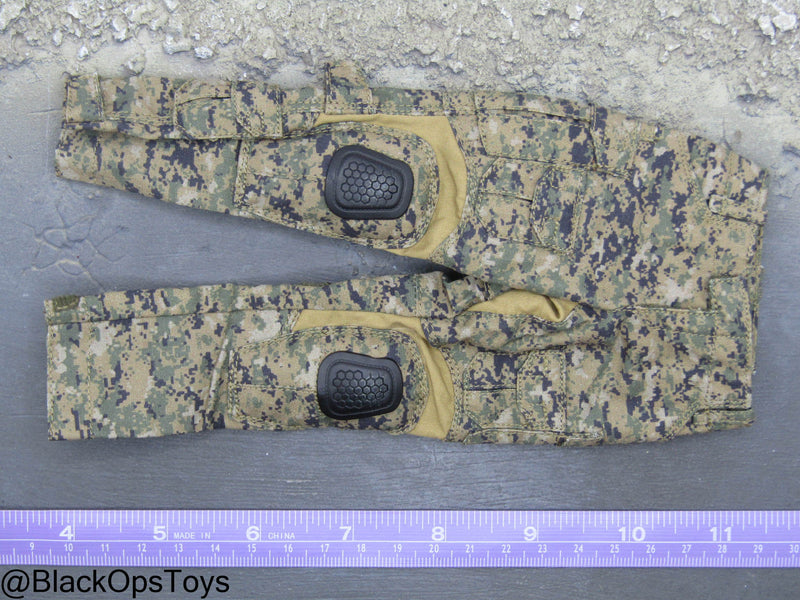Load image into Gallery viewer, SMU - Coalition Forces - MARPAT Camo Combat Pants
