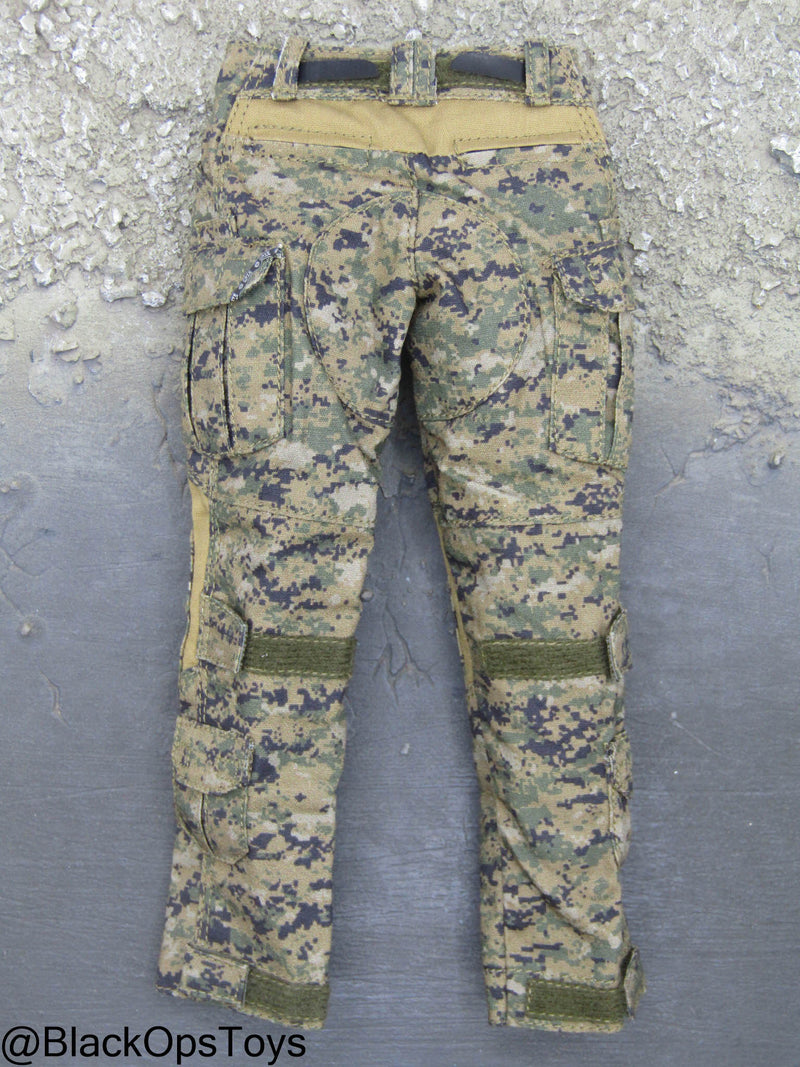 Load image into Gallery viewer, SMU - Coalition Forces - MARPAT Camo Combat Pants
