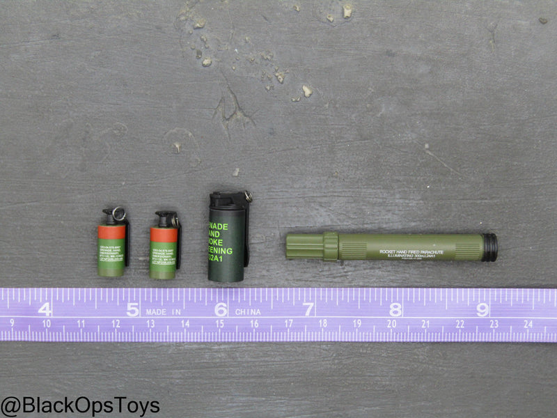 Load image into Gallery viewer, SMU - Coalition Forces - Smoke &amp; Flash Grenade Set w/Flare

