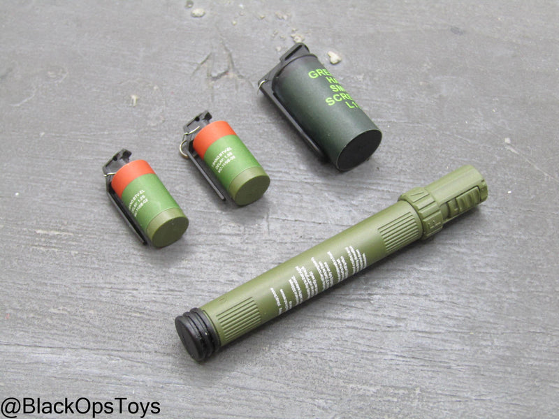 Load image into Gallery viewer, SMU - Coalition Forces - Smoke &amp; Flash Grenade Set w/Flare

