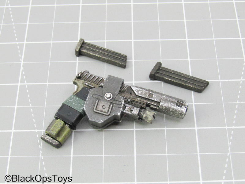 Load image into Gallery viewer, Titanfall Pistol w/Holster, &amp; Magazine Set (Three Zero)
